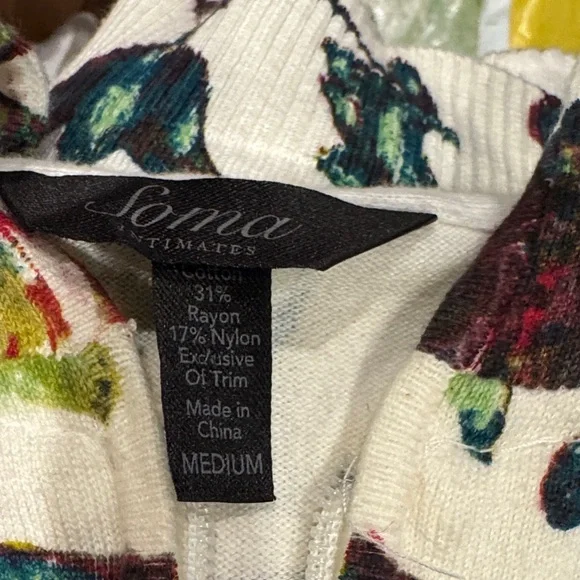 Soma Cream Floral Women's Hoodie - Picture 4 of 4